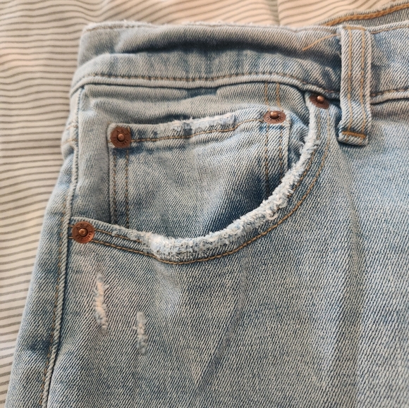 Abercrombie The Skinny High Rise size 33/16 jeans - Picture 4 of 9